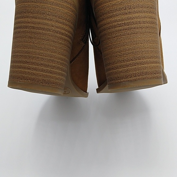 NWOT Universal Thread Women's Clare Heeled Booties - Picture 11 of 15